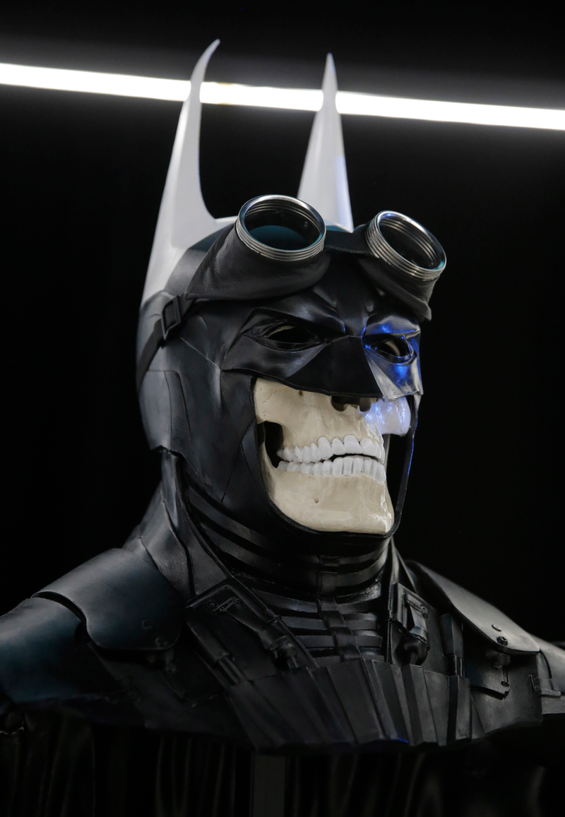 Illustration for article titled Batman Gets Weird When Artists Redesign His Cape and Cowl
